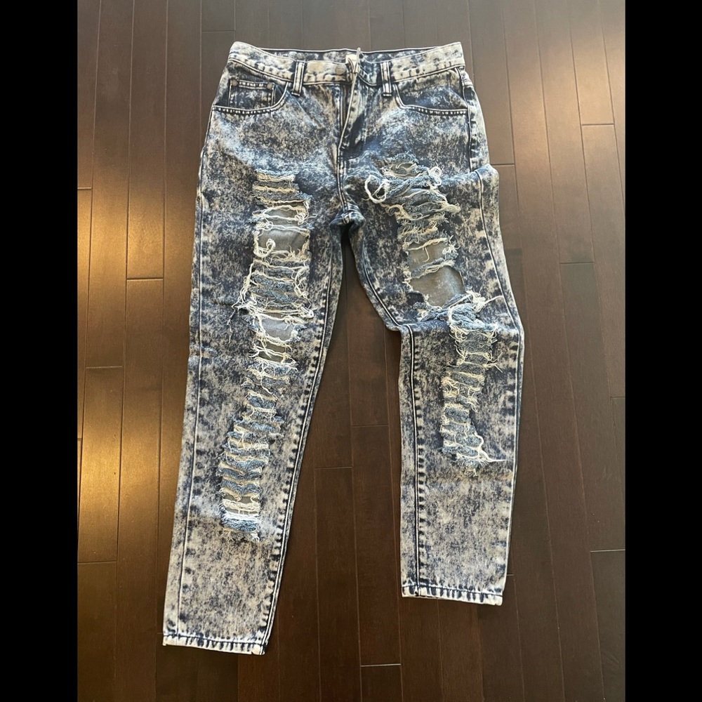 Distressed ripped Jeans